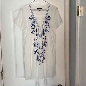 Lulu’s white shift dress